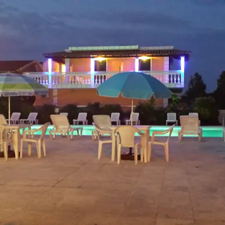 Gæstehus Nikolas Club Kávos