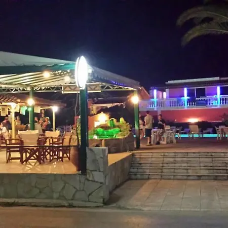 Nikolas Club Kávos