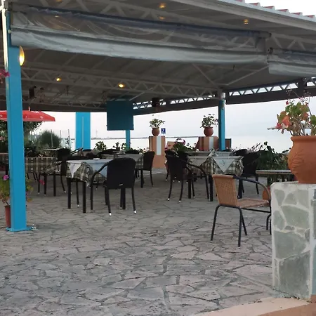 Πανσιόν Nikolas Club Κάβος